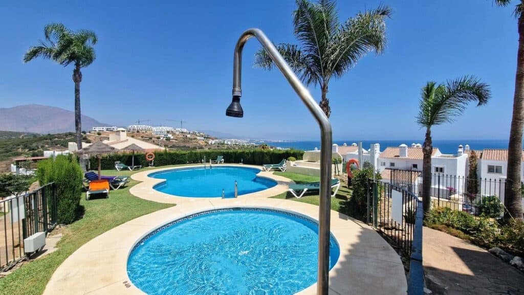 apartment for sale in estepona