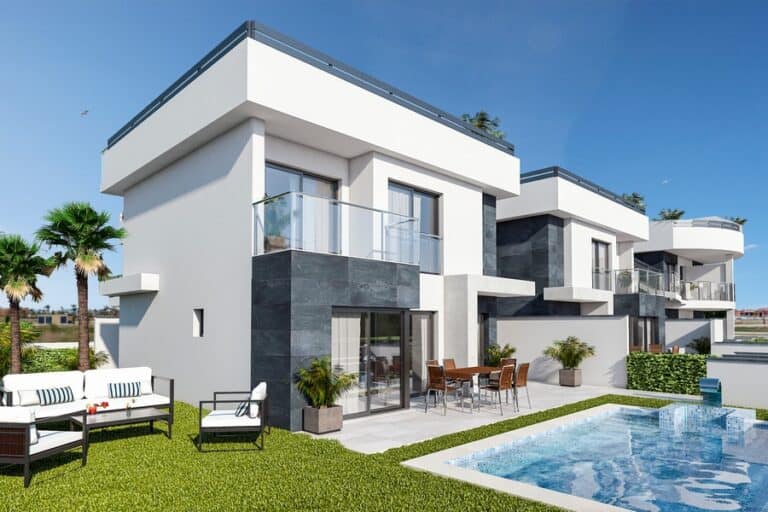 Villa for Sale in Los Alcazares