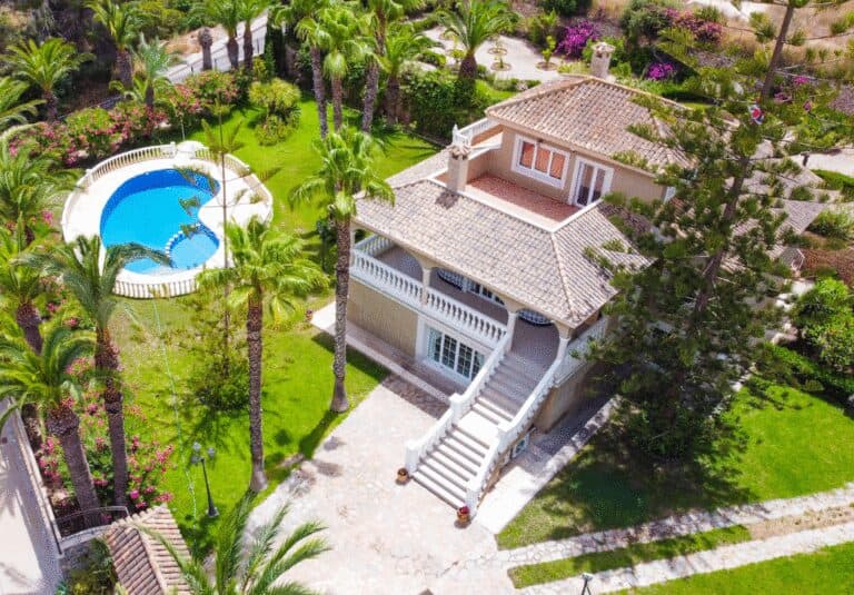 Villa for Sale in Villamartin