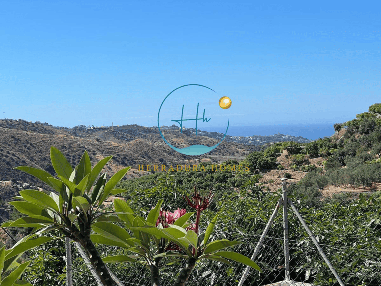 Country House for Sale in La Herradura