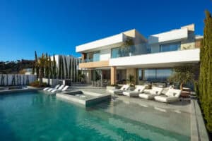 Villa for sale in Benahavis