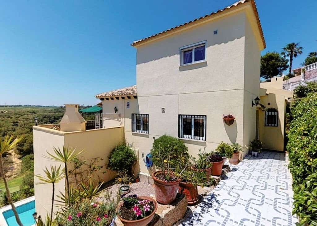 Villa for sale in Campoamor