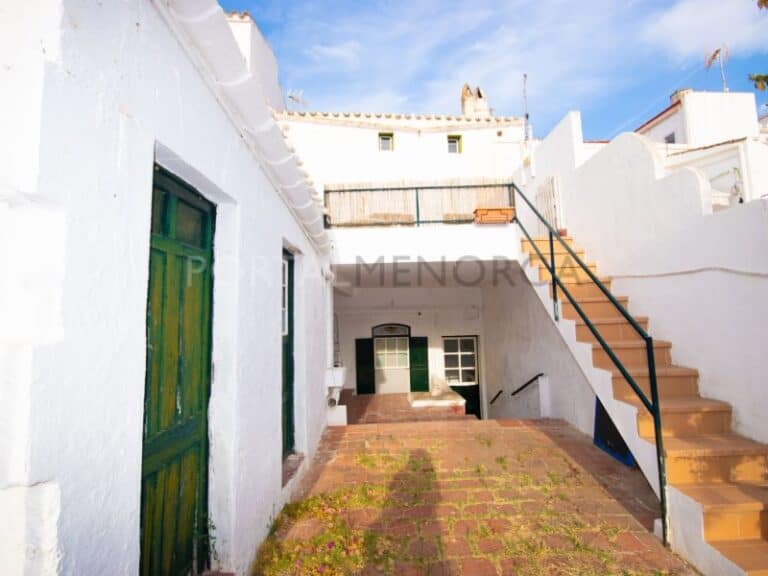 villa for Sale in Es Mercadal