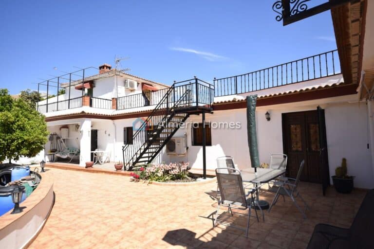 Villa for Sale in Seron