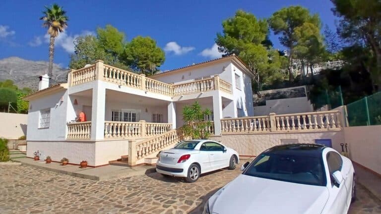 villa for  in
