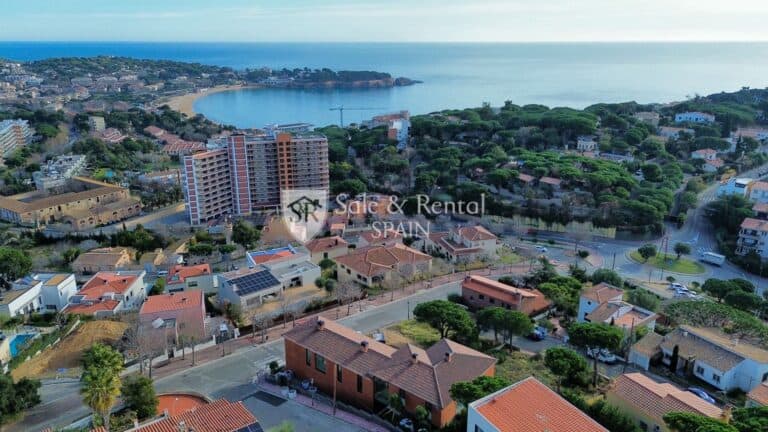 villa for Sale in Sant Feliu De Guixols