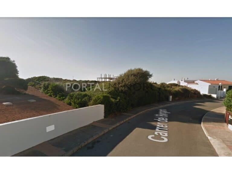 Plot for Sale in Cala Llonga