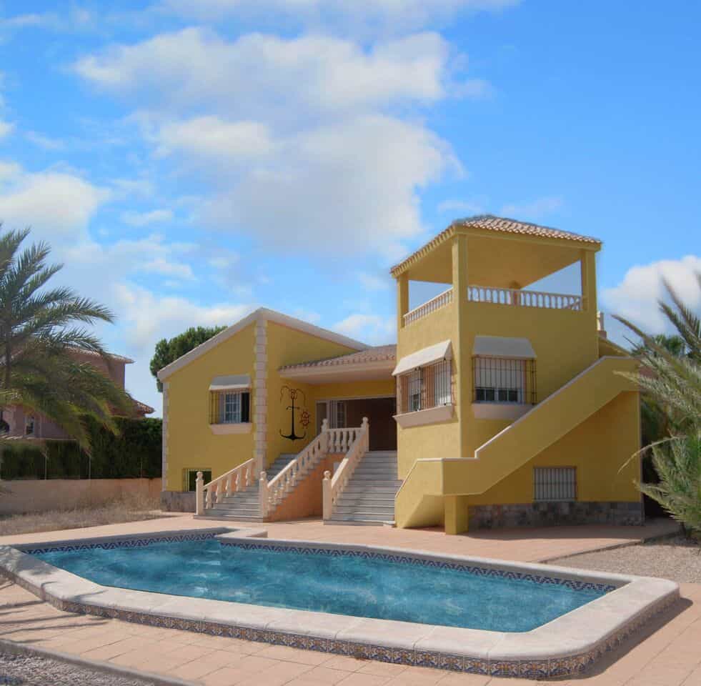 villa for Sale in La Manga Del Mar Menor