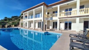 villa for  in
