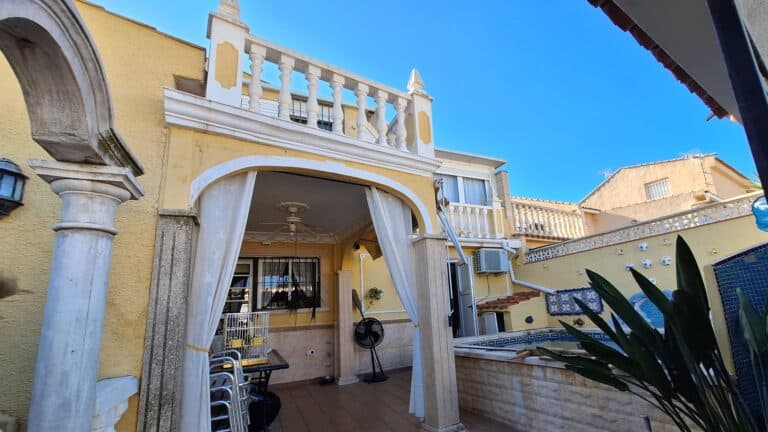 villa for  in
