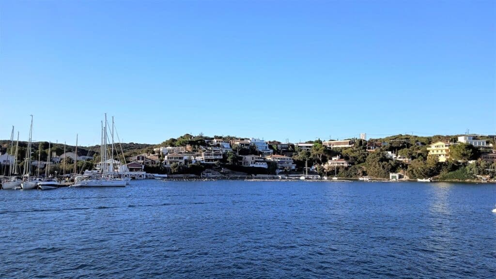 Apartment for Long Term Rental in Mahon