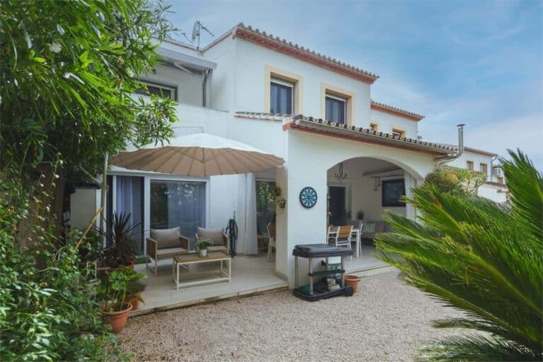 villa for  in