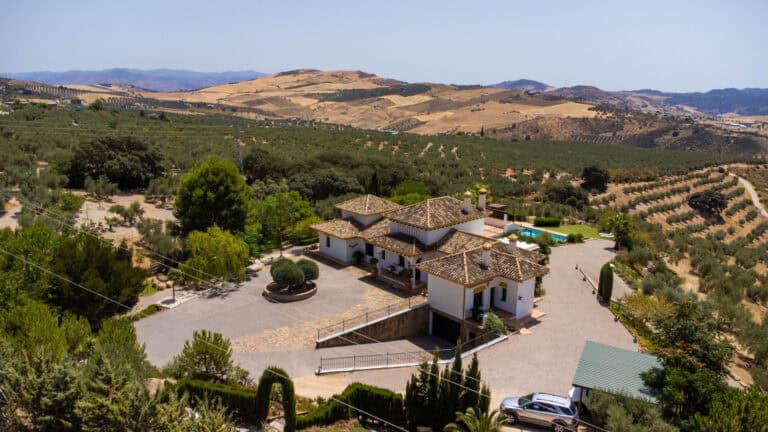 Villa for Sale in Villanueva de la Concepción Malaga