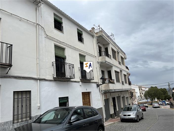 Town House for Sale in Luque
