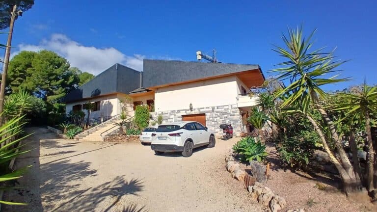 villa for  in
