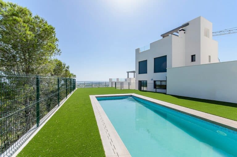 Town House for Sale in San Miguel de Salinas