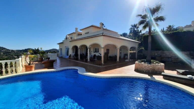 villa for  in