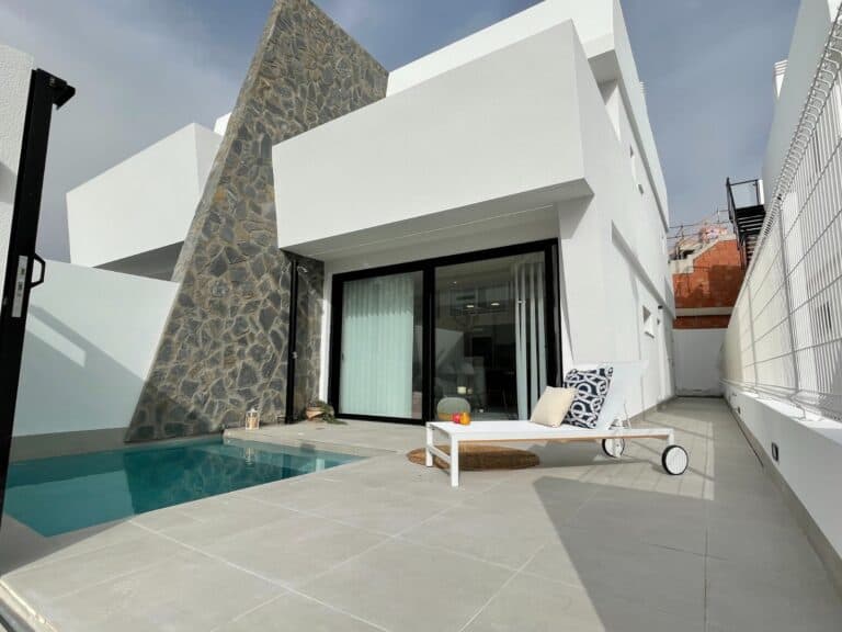 Villa for Sale in Santiago de la Ribera