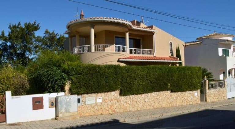 Villa for Sale in LAGOS