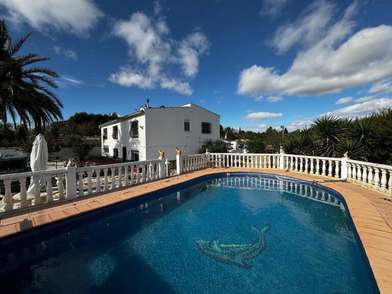 Country house for Sale in Sax