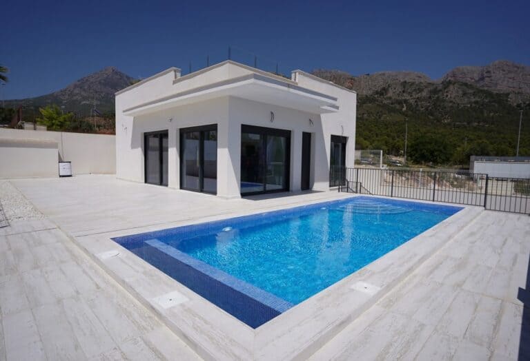 Villa for sale in Polop