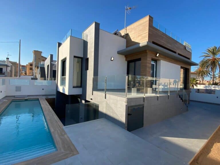 Villa for sale in Torrevieja