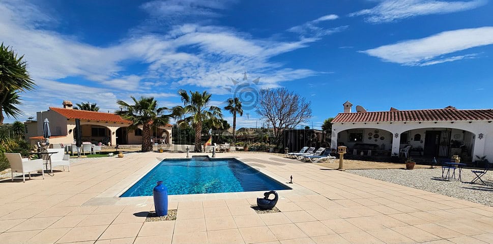 Villa for Sale in Turre