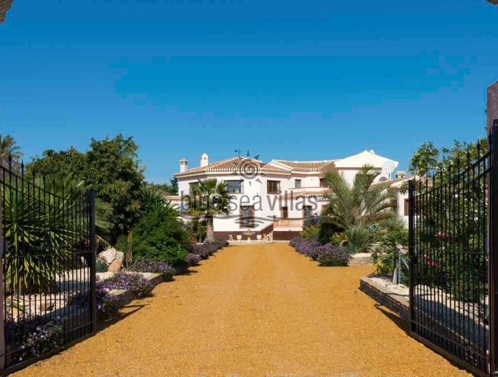 Villa for Sale in Turre
