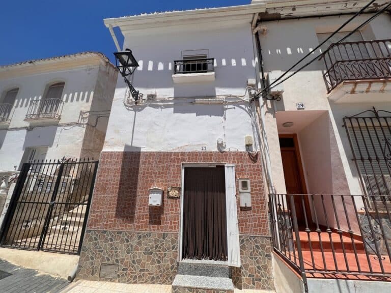 Town House for Sale in Lubrin