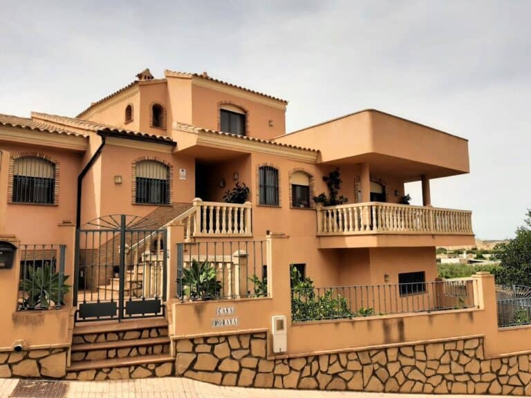 Villa for Sale in Turre