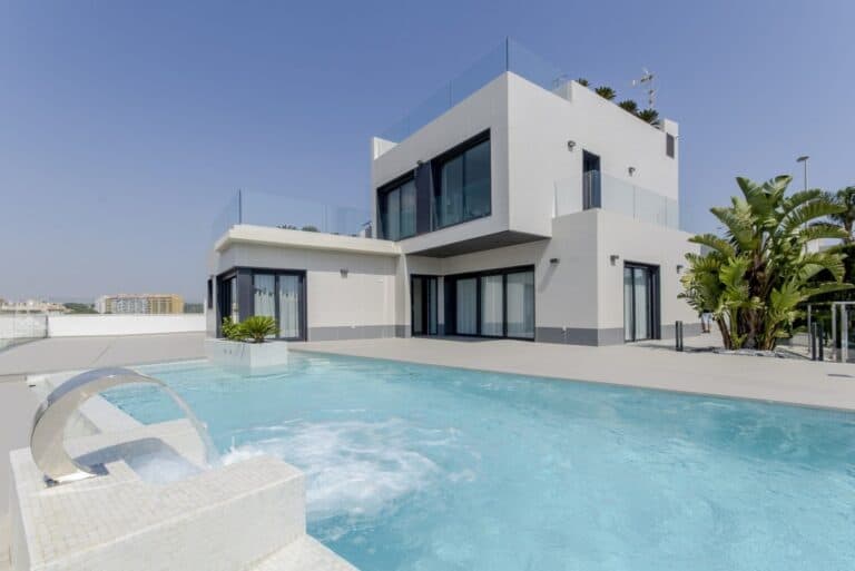 Villa for sale in Orihuela Costa