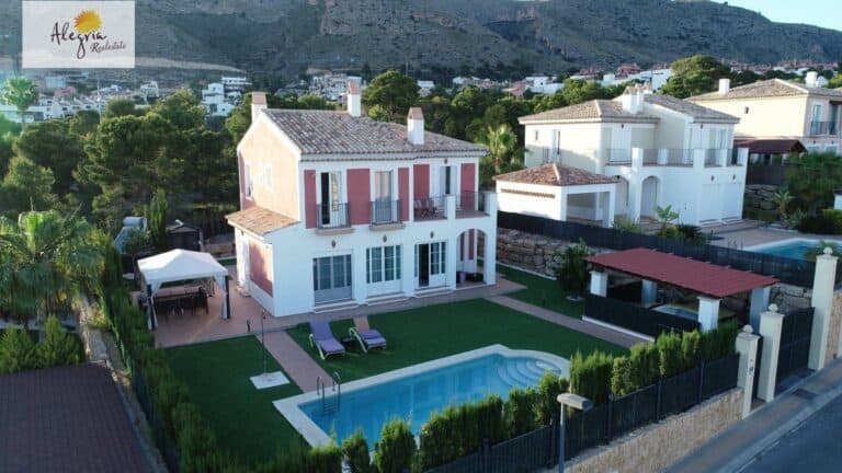 Villa for sale in Finestrat