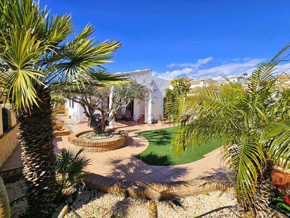 Villa for Sale in Turre
