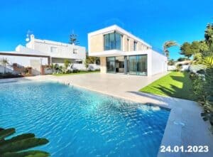 Villa for sale in Orihuela Costa
