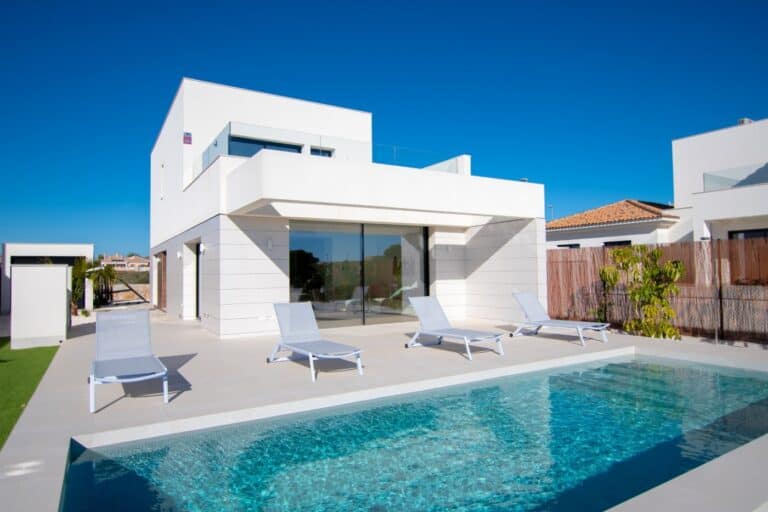 Villa for sale in Los Montesinos