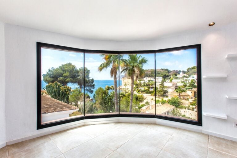 Modern villa with sea views for sale in Cala Advocat