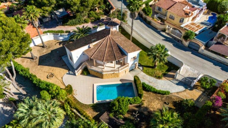 Villa with great potential for sale in Benissa
