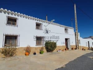 Country House for Sale in Chirivel