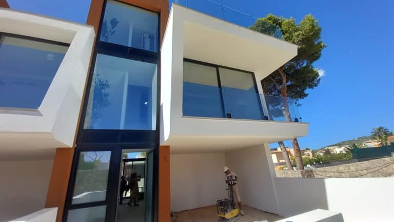 Last modern semi-detached villa for sale in Calpe
