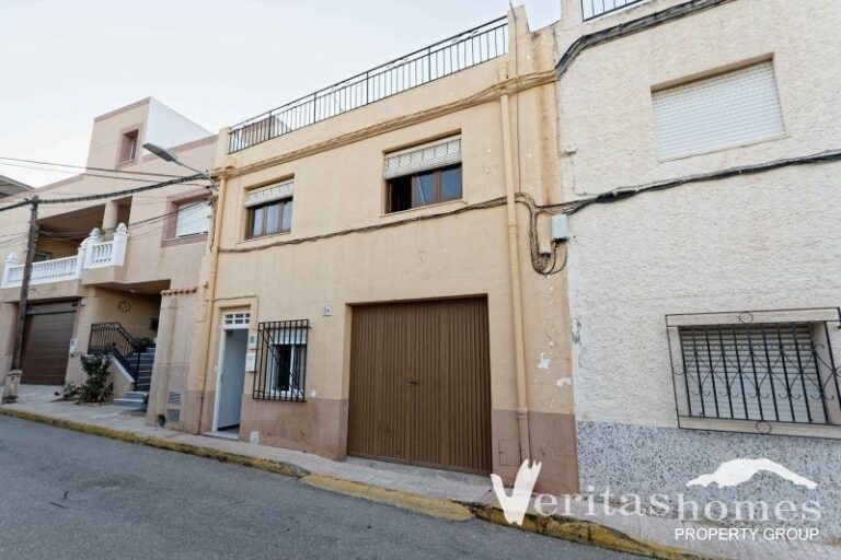 Apartment for Sale in Turre