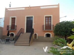 Villa for Sale in Turre